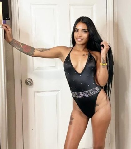 sexy latina new in town - 1