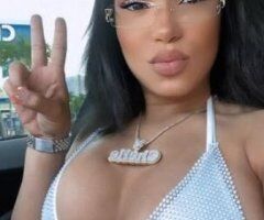 Gorgeous Gorgeous Busty Bombshell - Image 10