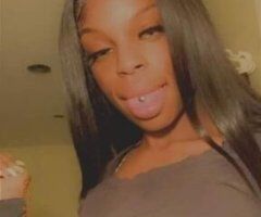 carplay and Lyft outcalls rn textt or call me baby gentlemen only serious inquires only party - Image 2