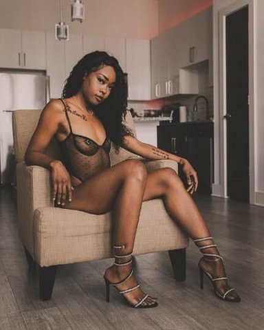 🔊NEW IN TOWN FREAKY INCALL SPECIAL👅 THROAT GOAT 😜SEXY CHOC🍫SLIM THICK🍑PHAT PUSSY🐱WITH THE TIGHT GRIP✊ 💦CUM SEE WHAT THE FUSS ABOUT😈 - 1