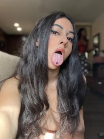 petite 90lbs latina outcalls - 1