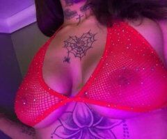 Kansas City escorts - sexy amiri visiting town ready to get wet 💦😘
