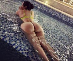 SEXY TIGHT WET PUSSY NEW INTOWN 😍💦 - Image 2