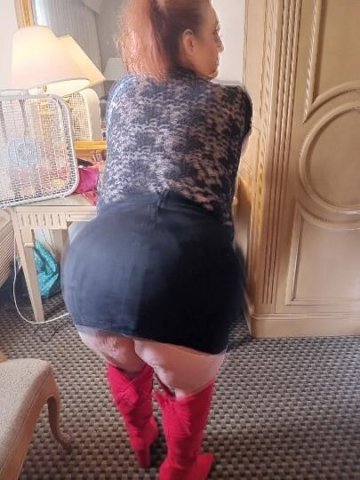 SEX ON SATURDAY IS A MUST/ COME SEE Me!!!MILF GREEN EYES & THICK THIGHS - 1