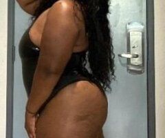 Busty Babe - Image 6