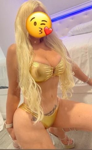 sofia sexy blonde and voluptuos girl in PATERSON - 1