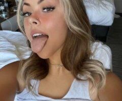 Columbia/Jeff City escorts - In Town 4 The Night Curvyy Ass And Clean Tight Pussy 💋 Merry IS BACK 💋 Petite and 100% Real ❤