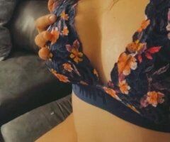 Real sexyyy thick snowbunny🐰 - Image 2