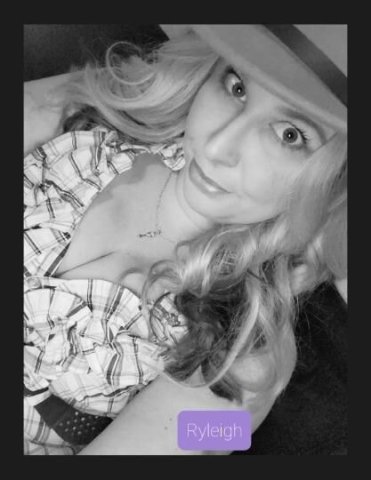 Tall Curvy Blonde • Private Incall • Available 8a-6p • TEXT ONLY - 1