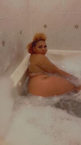 CUM HAVE HAVE A GOOD TIME WITH HONEY B A REAL BBW💦🍑👅 - 1