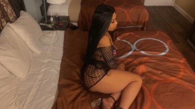 YOUR FAV SEXXXY PUERTO RICAN & BLAACK MAMMI🧚🏽♀ 🤍 OUTCALLS AVAILABLE ONLY - 1