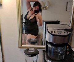 Newport News escorts - hungry for a cock a doodle doo sandwich..