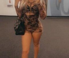 Los Angeles escorts - does she know about us !