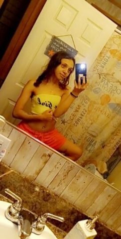 petite 19 yr old ready to please :) - 1
