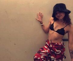 petite 19 yr old ready to please :) - Image 3