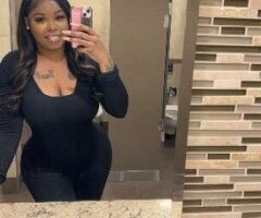 😍 Sexy Ebony Vixen visiting 🥰 - Image 3