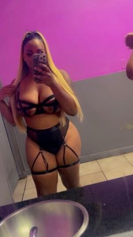 latina hot 🔥🔥 - 1