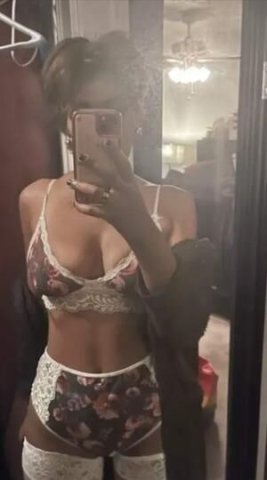 Slim Thick Girl named Bambii looking for fun 🤤💦🍑 - 1
