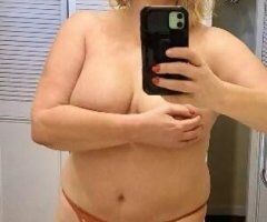 Bored, Sexy Housewife!,available for In or outcall - Image 2