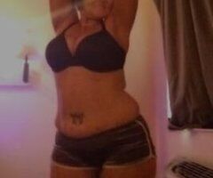Looking for a discreet encounter - Image 9