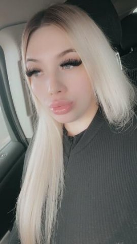 YOUR FAVORITE BARBIE DOLL ❤ BLONDE BOMBSHELL - 1