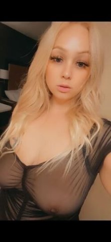 beautiful tall southern girl with great city vibe - 1