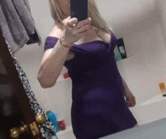 Sexy blonde cougar - Image 4