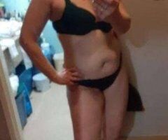 Sexy blonde cougar - Image 9