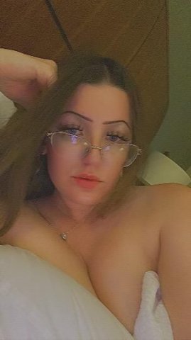 Busty White Girl 😜🔥 - 1