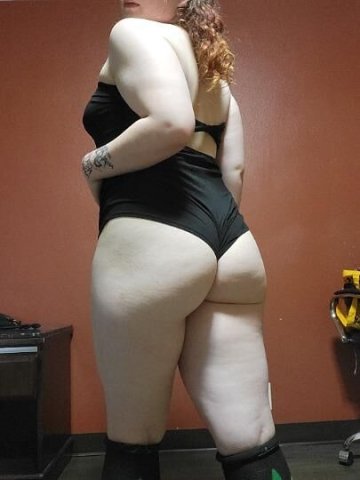 19!! Visiting From seattle!! White soft skin, Thicc, Flexible - 1