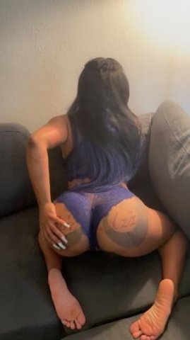 Available for Outcalls CALI GIRL IN TOWN &YOUNG & WETO, WARME - 1
