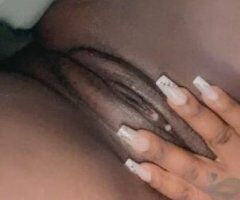 Wet pussy,Fat ass,cute in the face. Come show me a good time😘 - Image 1