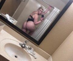 North Bay escorts - cakes for days