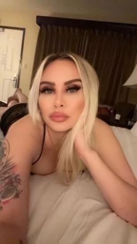 sexy busty blonde - 1