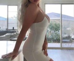 sexy busty blonde - Image 4
