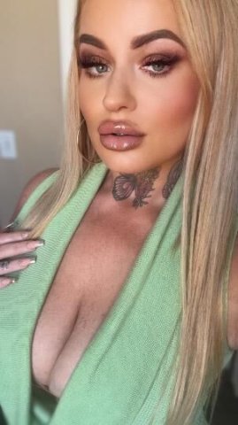 THICK CURVY SLUT😈 - 1