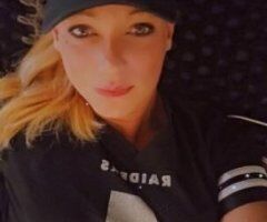 who wants to spoil this porn model - Image 4