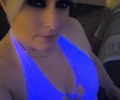 Wide awake and ready to roll.. Come see ya girl and try not getting hooked.. - Image 4