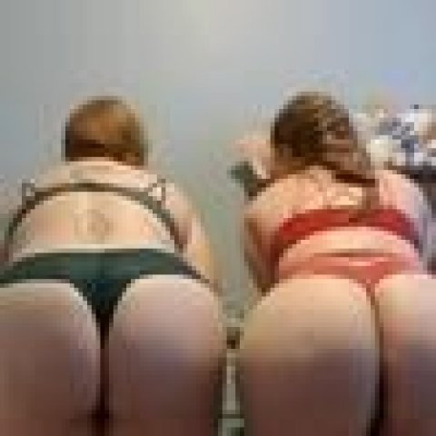 Mom and daughter Available for both sex calls💯,i do facetime fun and video selling at best rate for more inquries text me up😋💦 - 1