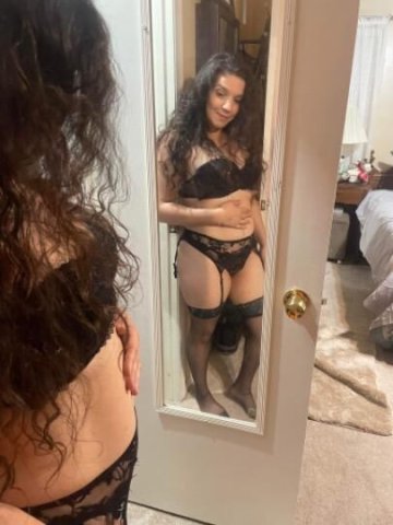 SHORT SEXII THICK MAMII!! Available for CARDATES/OUTCALLS right now!! - 1