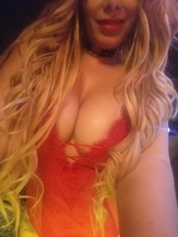 Latina MILF - 1