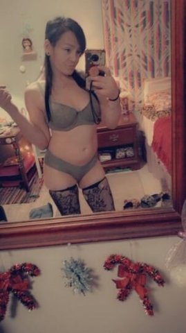 good morning gentlemen ❤👋🏻 TGIF right wanna hangout before work im down. texxxt me 💌📬🤍 - 1