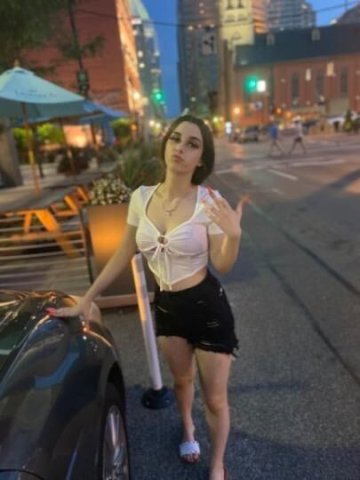 🤩Horny tight pussy ready for hookup 🍑💦Incall / Outcall / Cardet📲 Available 24/7 - 1