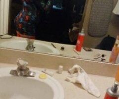 Olympia escorts - iv been playing with my pussy all day wanna see money make me come
