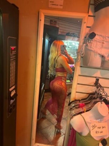 LustforLauren~ Blonde Bombshell~ The Girl Next Door - 1