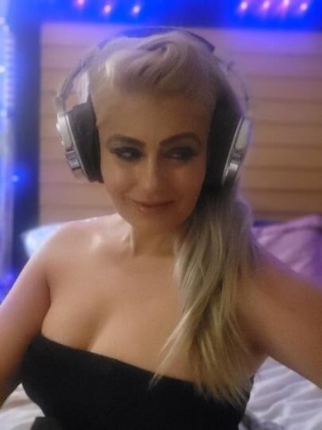 (F4M) Fun Sexy Party Girl available now! - 1