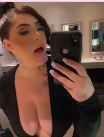 BOMBSHELL BEAUTY 💓💋💋 - 1