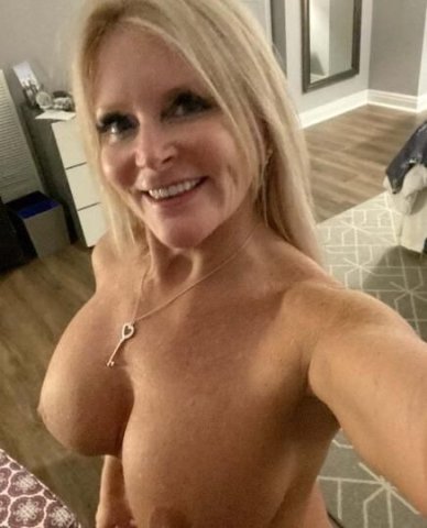DEVORCE HOT MOM - 1