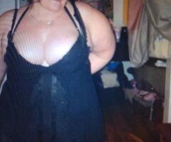 cum and play with a thick snow bunny - Image 2