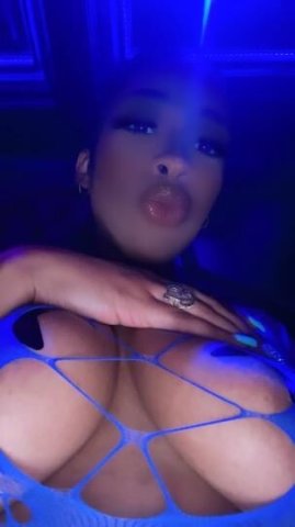 🩷 young, sexy and ready 🩷 - 1